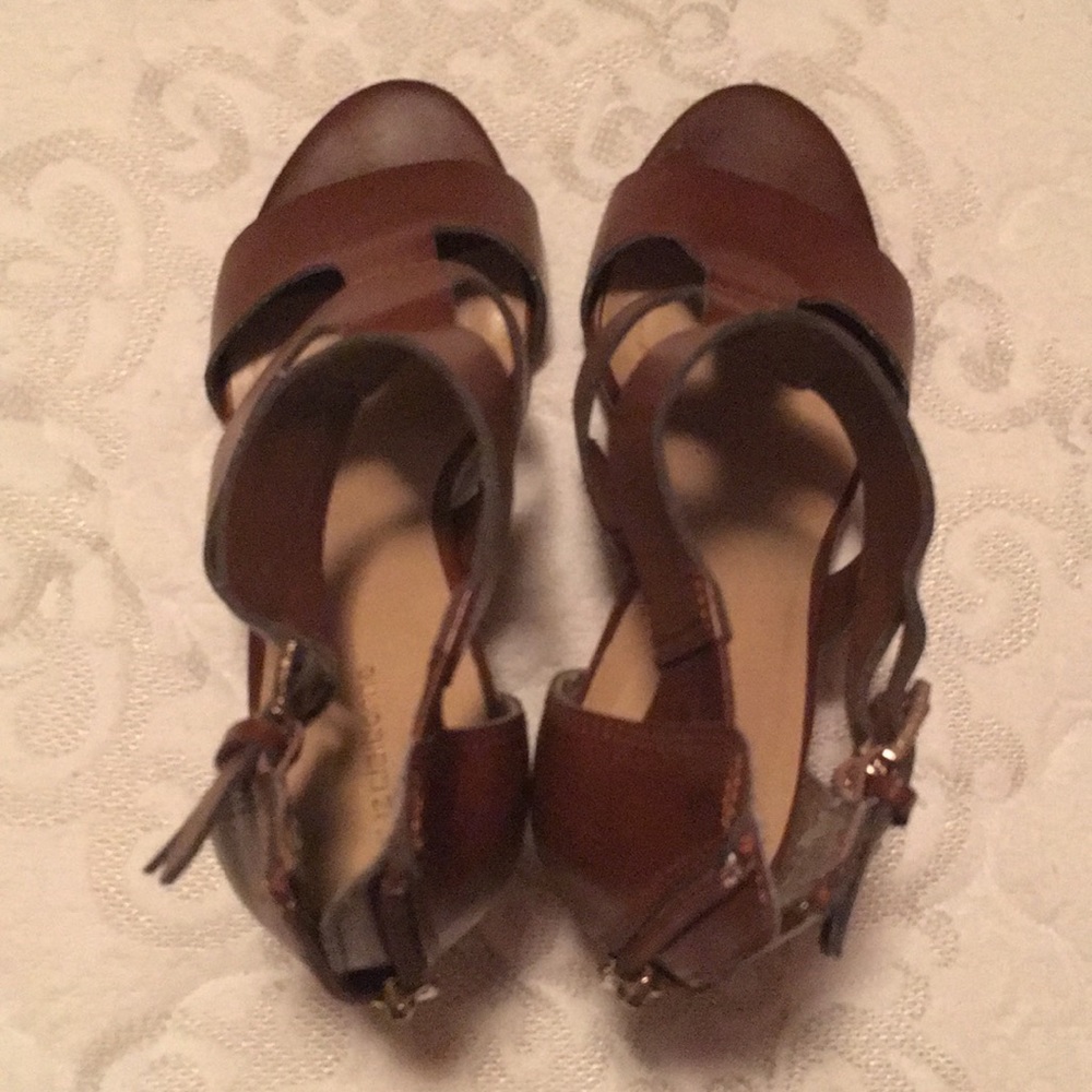 Lightly used Liz Claiborne tan heels